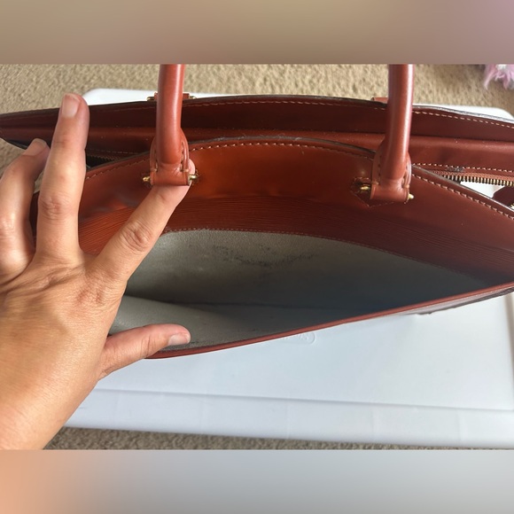 Authentic Louis Vuitton Brown Epi Leather Riviera Handbag - Picture 3 of 13